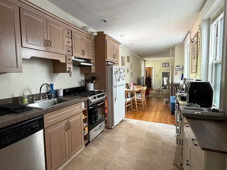 36 Myrtle St #6 — Photo 4