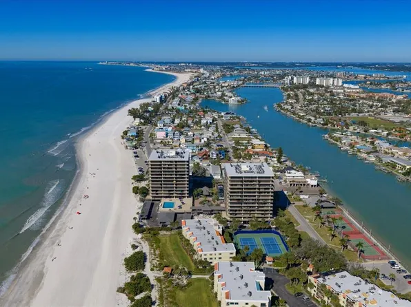 7600 Bayshore Dr APT 204, Treasure Island, FL 33706