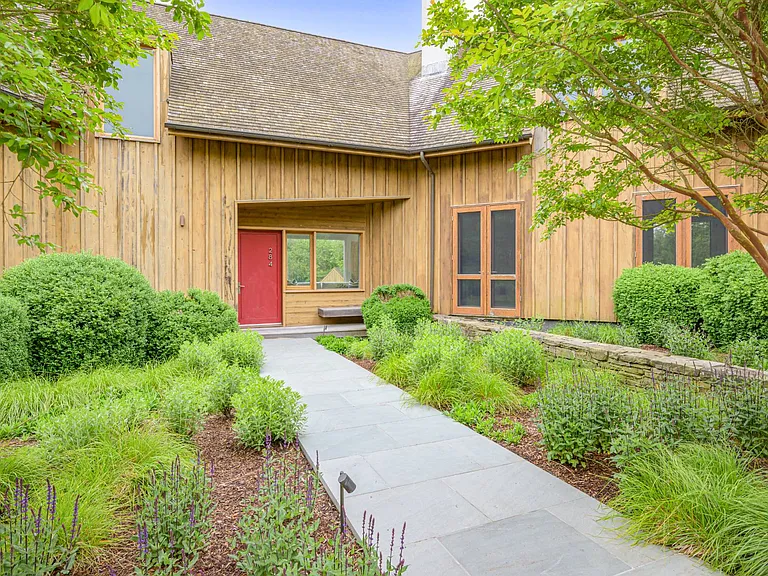 284 Edge Of Woods Rd — Photo 2