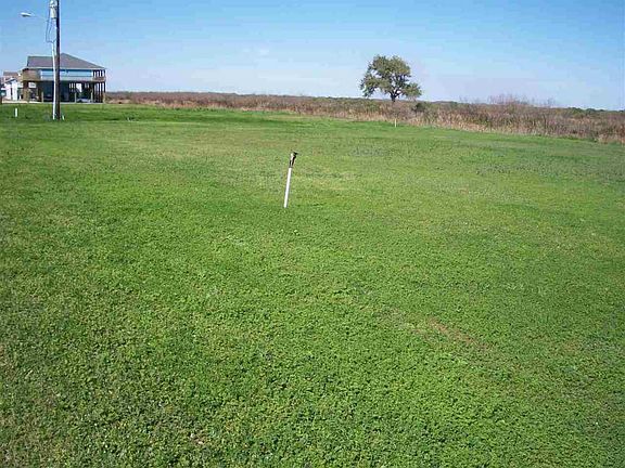 5th image of 1070 Lagoon Dr