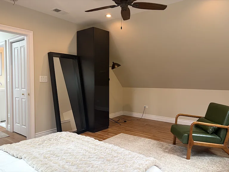 2821 N Springfield Ave #2 — Photo 16