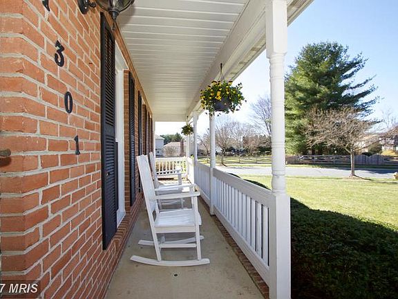 2nd image of 1301 Gibbs Ct