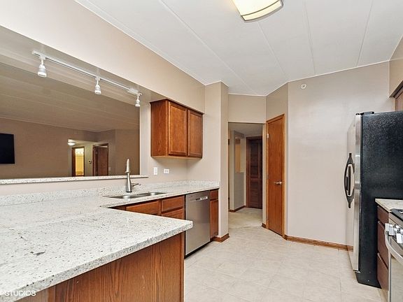 4th image of 17935 Oak Park Ave Unit 2C