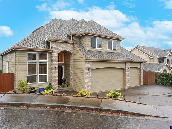 2nd image of 1654 Pelican Ct NW