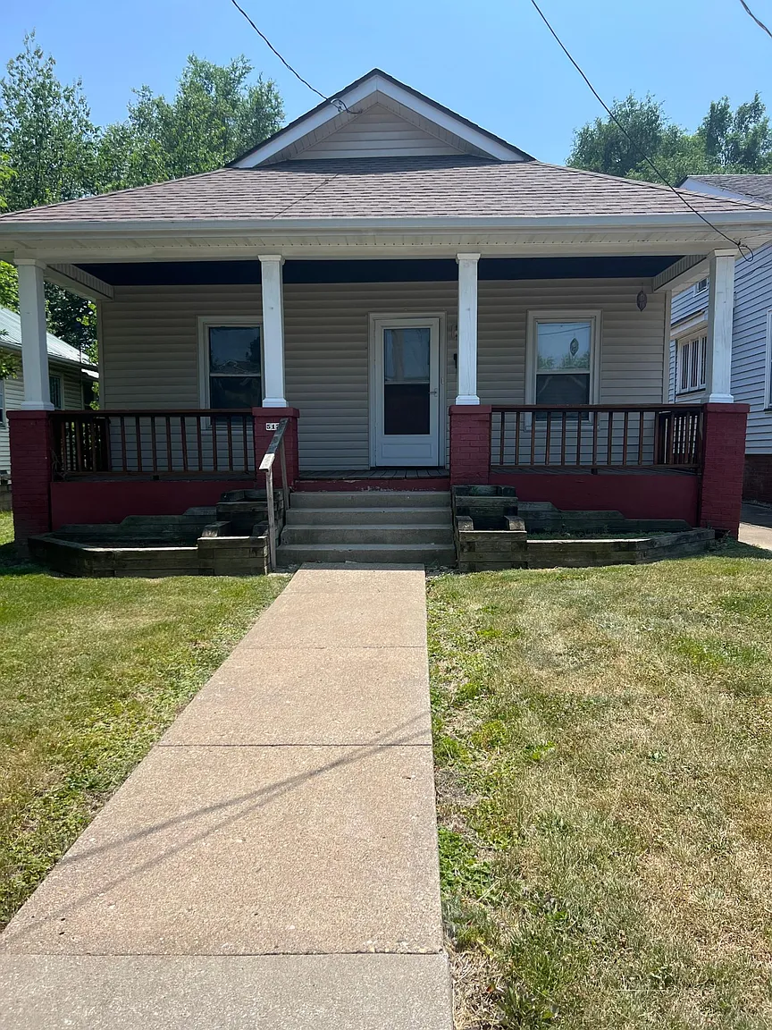 512 W Hanssler Pl photo 1
