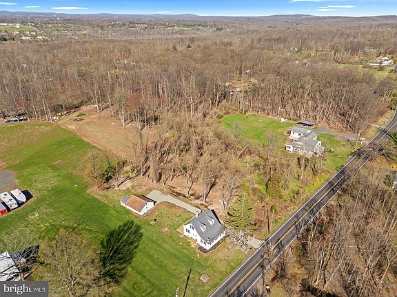 5th image of 2042 Upper Ridge Rd