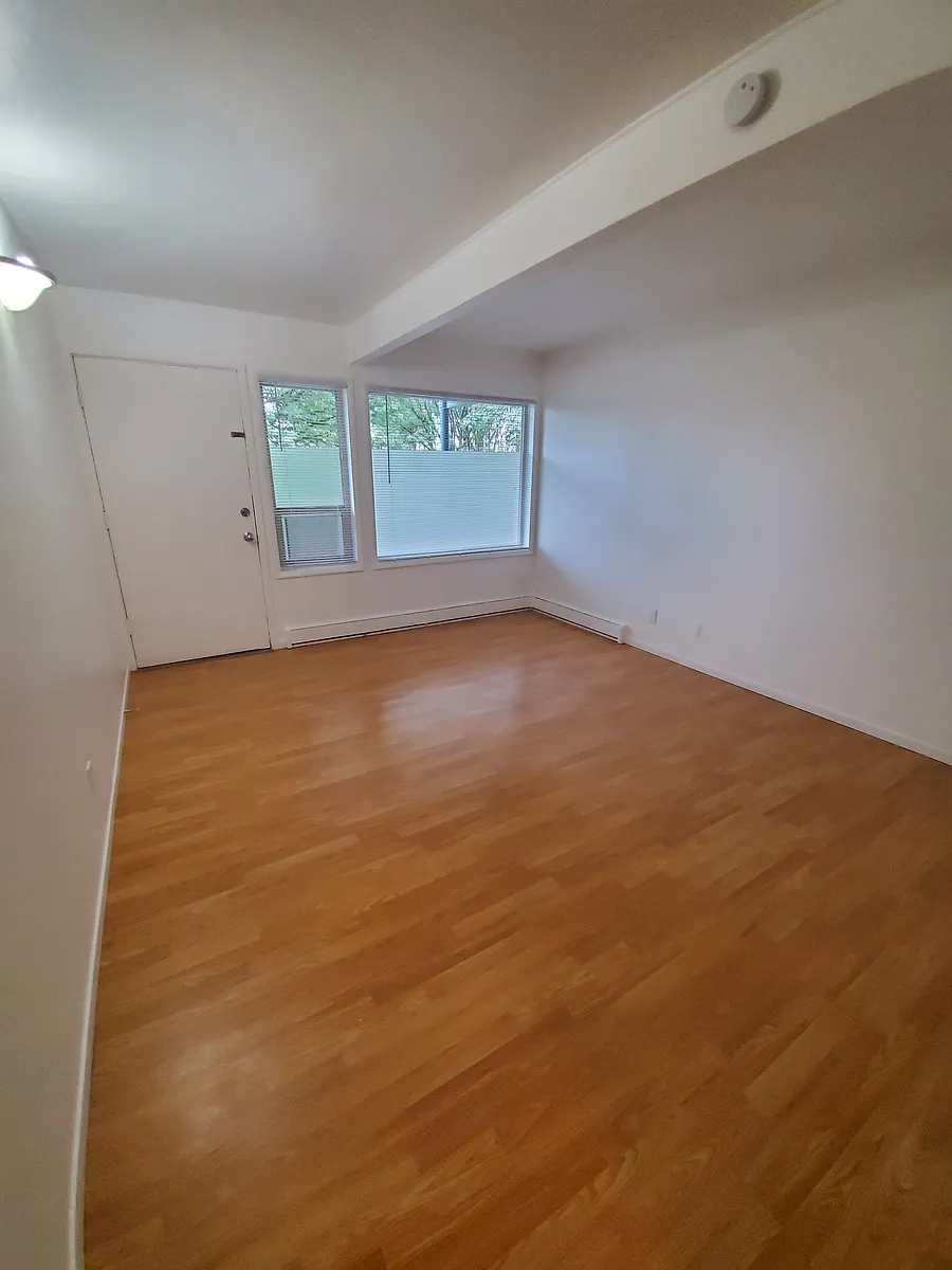 Building Photo - 4708 22nd Ave NE #13