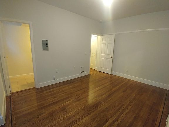 3rd image of 850 Van Ness Ave #107