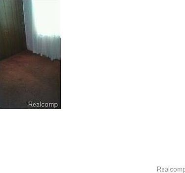 3rd image of 23835 Tawas Ave