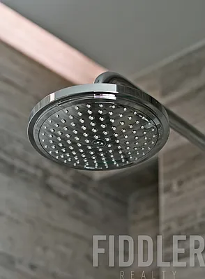 Rented by The KCI Group | media 7