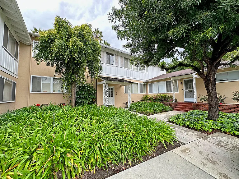 Anita Oaks — Photo 9