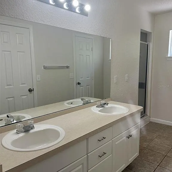 16322 Parkstone Palms Ct — Photo 10
