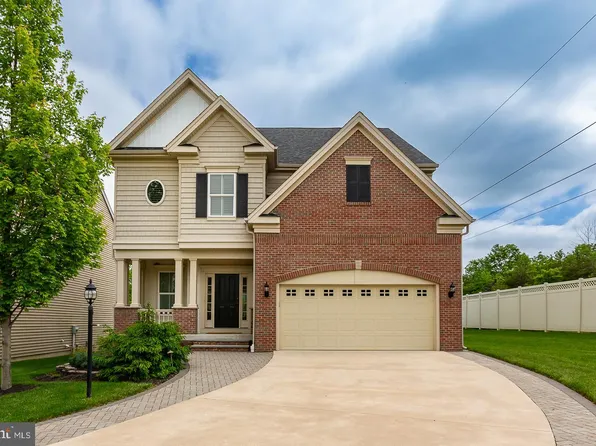 1911 Cori Ln, Blue Bell, PA 19422