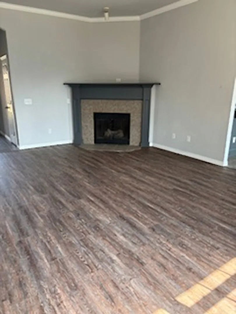 First 2 months FREE! - New Flooring and Freshly Painted! — Photo 4