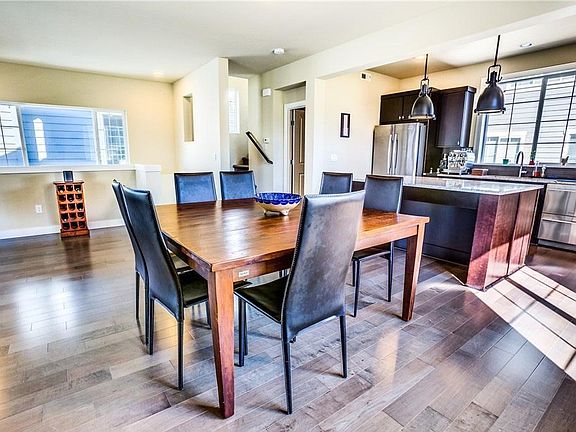 2nd image of 321 NE Denny Way