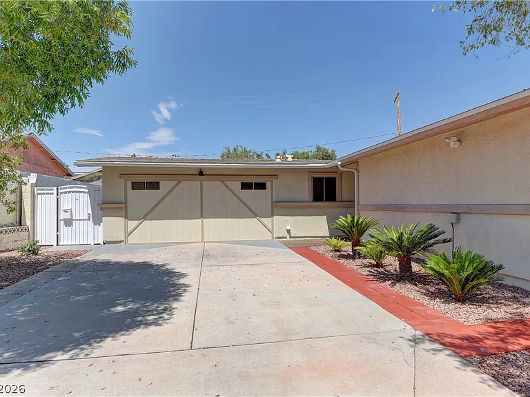 3896 Acapulco Ave — Photo 5