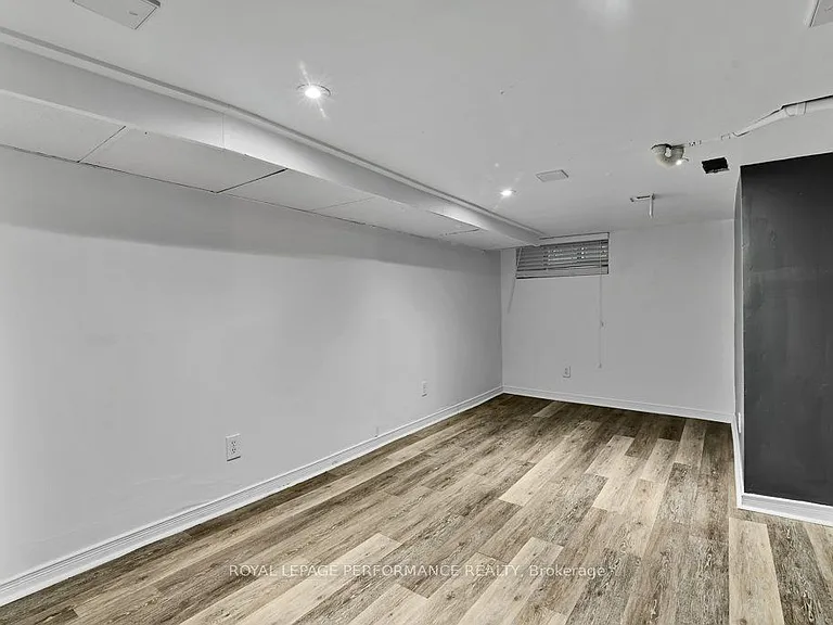 168 Stewart St W — Photo 29