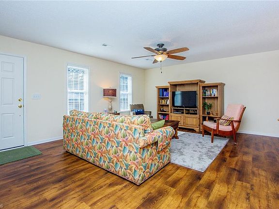 5th image of 3140 Zoo Pkwy Unit 902