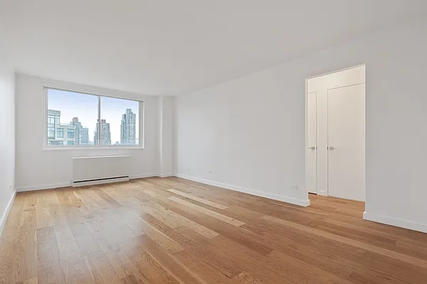 Rented by Greystar | media 27