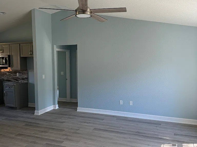 4423 NE 8th Pl — Photo 26