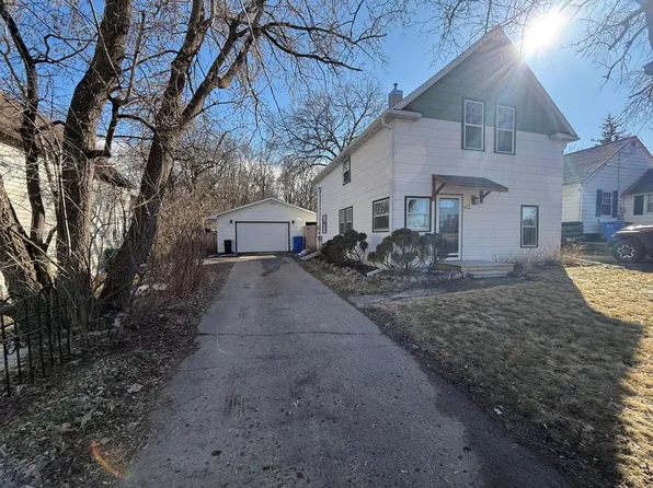 611 Holmes St W, Detroit Lakes, MN 56501