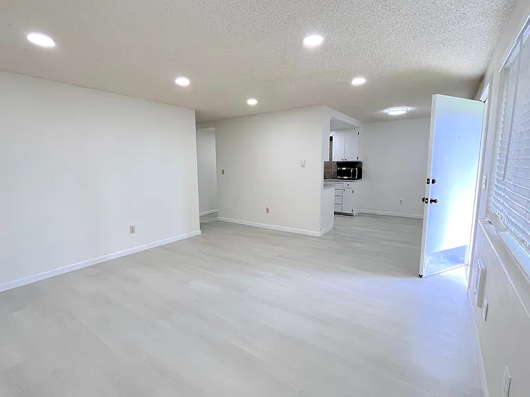 1669 S 45th St — Photo 5
