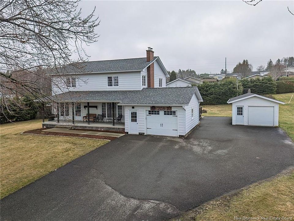 1st image of 208 Saint Georges St