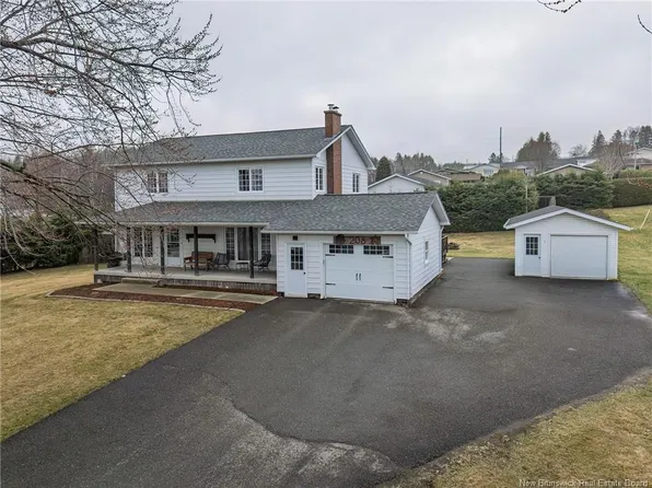 208 Saint Georges St, Grand Falls, NB E3Y 1C3