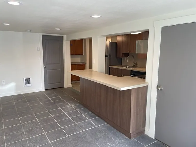 1517 Franklin St — Photo 6