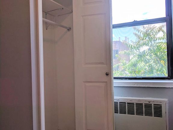 4th image of 200 E 17th St #J3