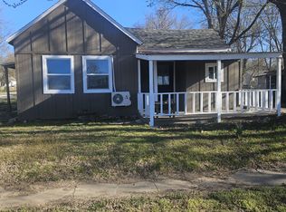 302 Windsor St #1, Aurora, MO 65605