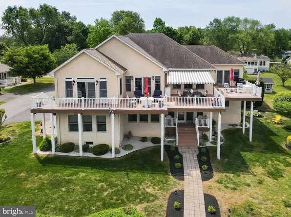 60 Circle Dr, Earleville, MD 21919