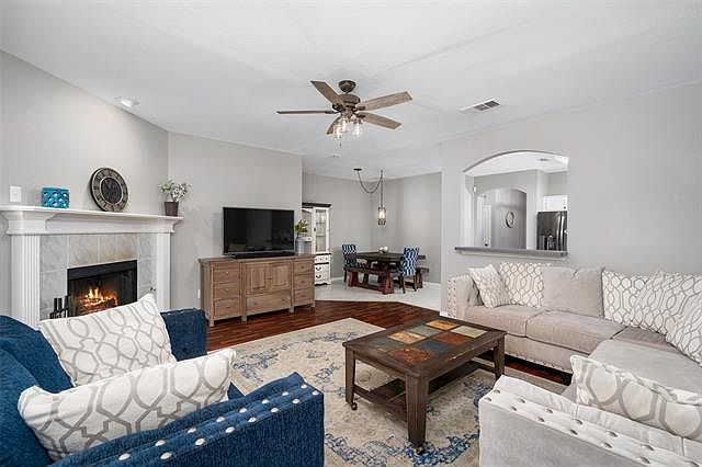 1st image of 3924 Creek Hollow Way