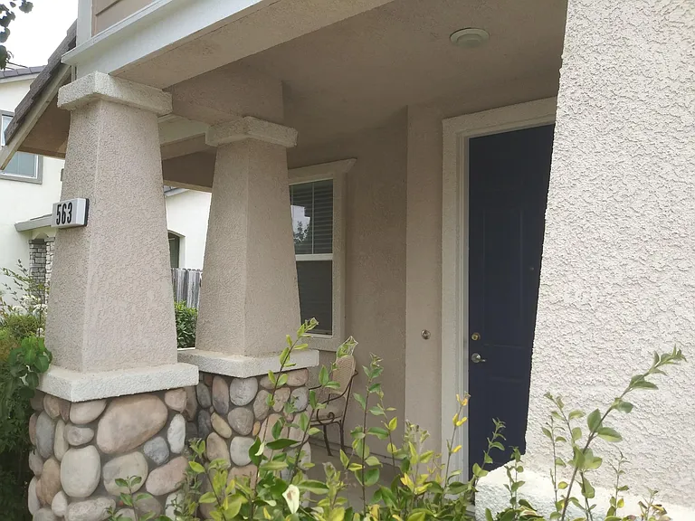 563 Beckman Way — Photo 4
