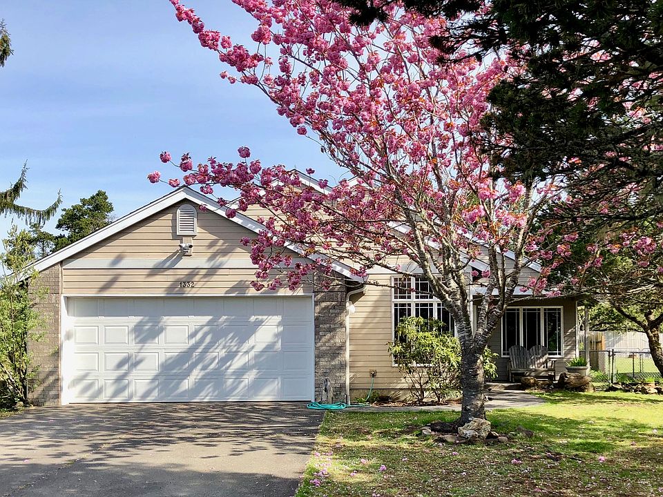 East Gearhart Single Level!