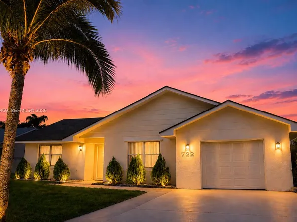 722 SE Thanksgiving Ave, Port Saint Lucie, FL 34984