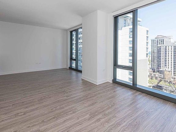 2nd image of 1336 S Michigan Ave