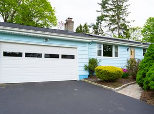 1649 Shepard Ave, Hamden, CT 06518