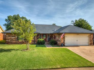 1021 NE 19th St, Moore, OK 73160