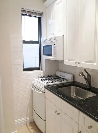 340 E 66th St #3A — Photo 3