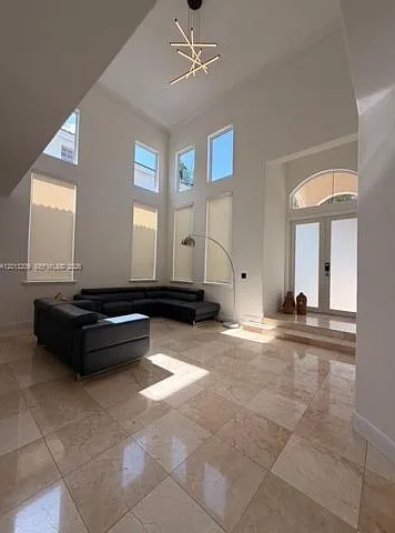 4 bed, 3.5 bath, 2305 sqft, $6,350 — Photo 2