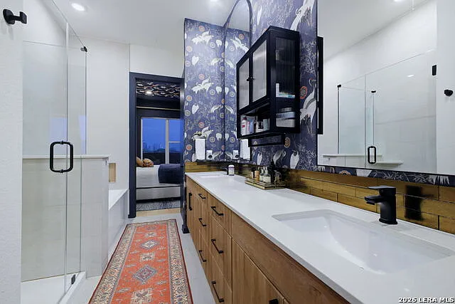 719 E Locust St #4107 — Photo 35