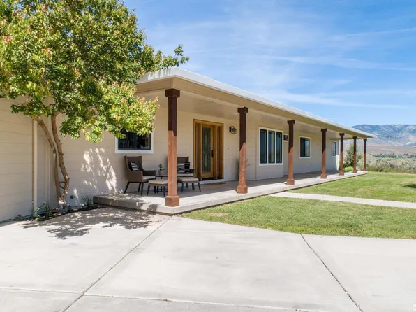2860 Heybourne Rd, Minden, NV 89423