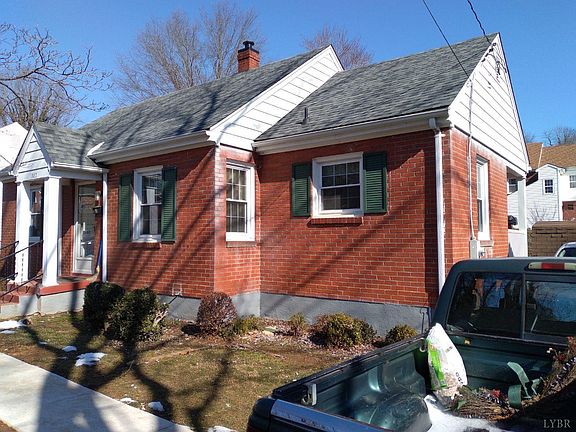 3rd image of 1302 Fort Manor Dr