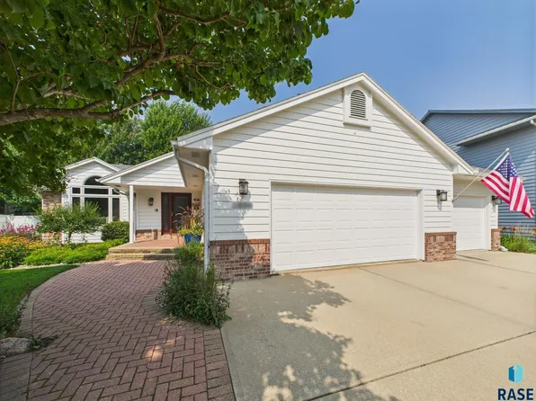3809 S Lisanne Ave, Sioux Falls, SD 57103