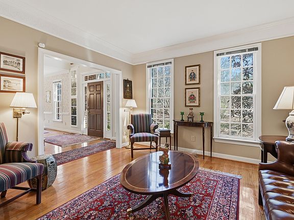 4th image of 108 Wicklow Pl