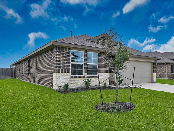 2nd image of 410 Turtle Oak Ln