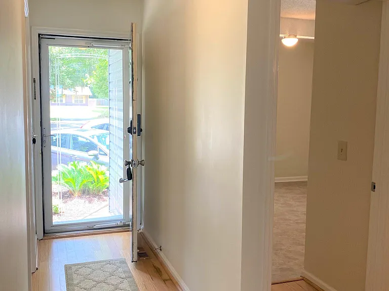 20 White Dogwood Rd #F — Photo 6