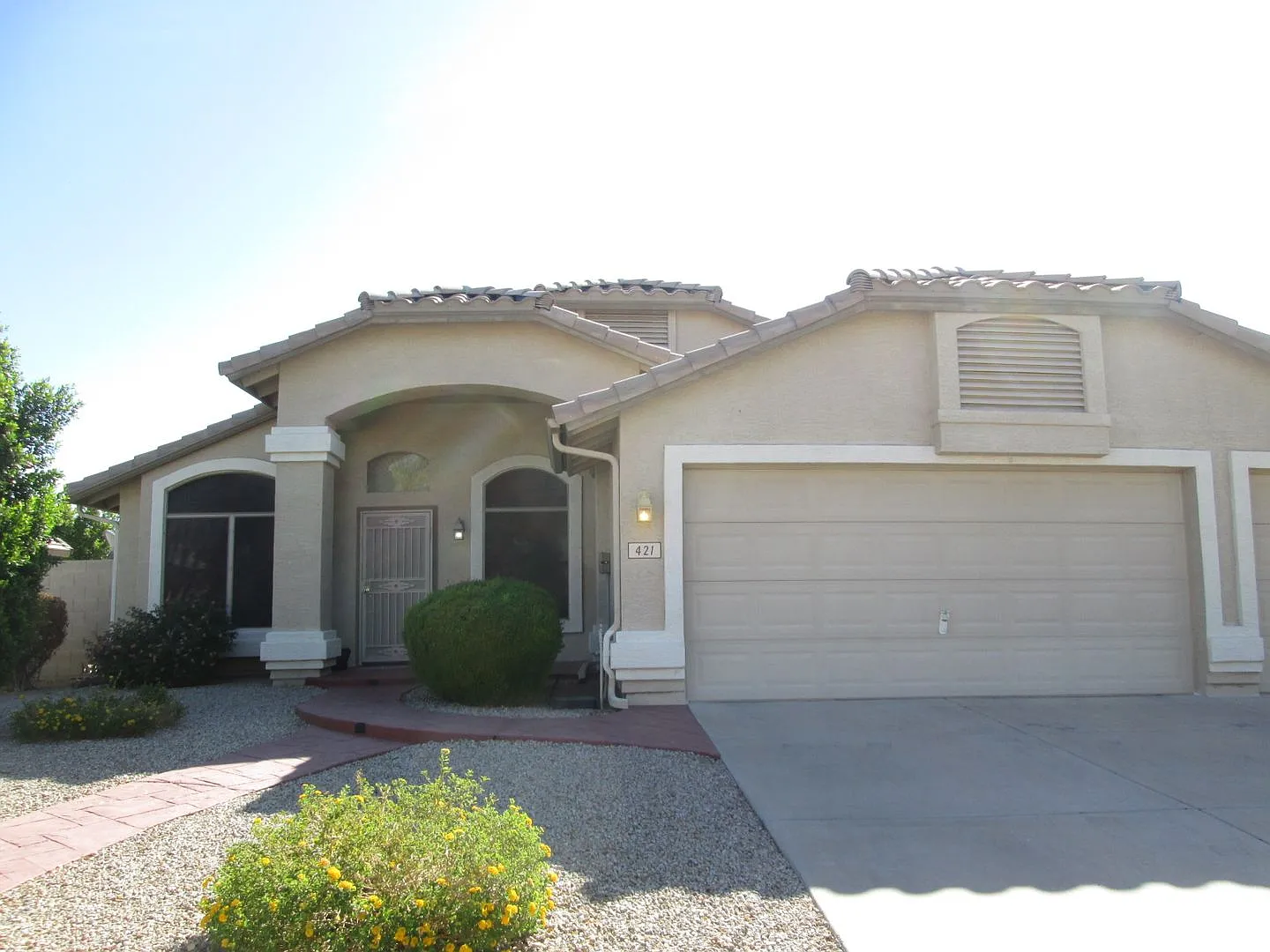 Beautiful 3-bedroom, 2-bath, 3-car garage — Photo 1