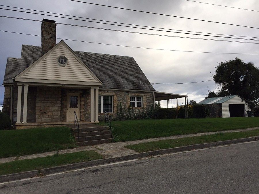 1st image of 1002 Fisher Ave